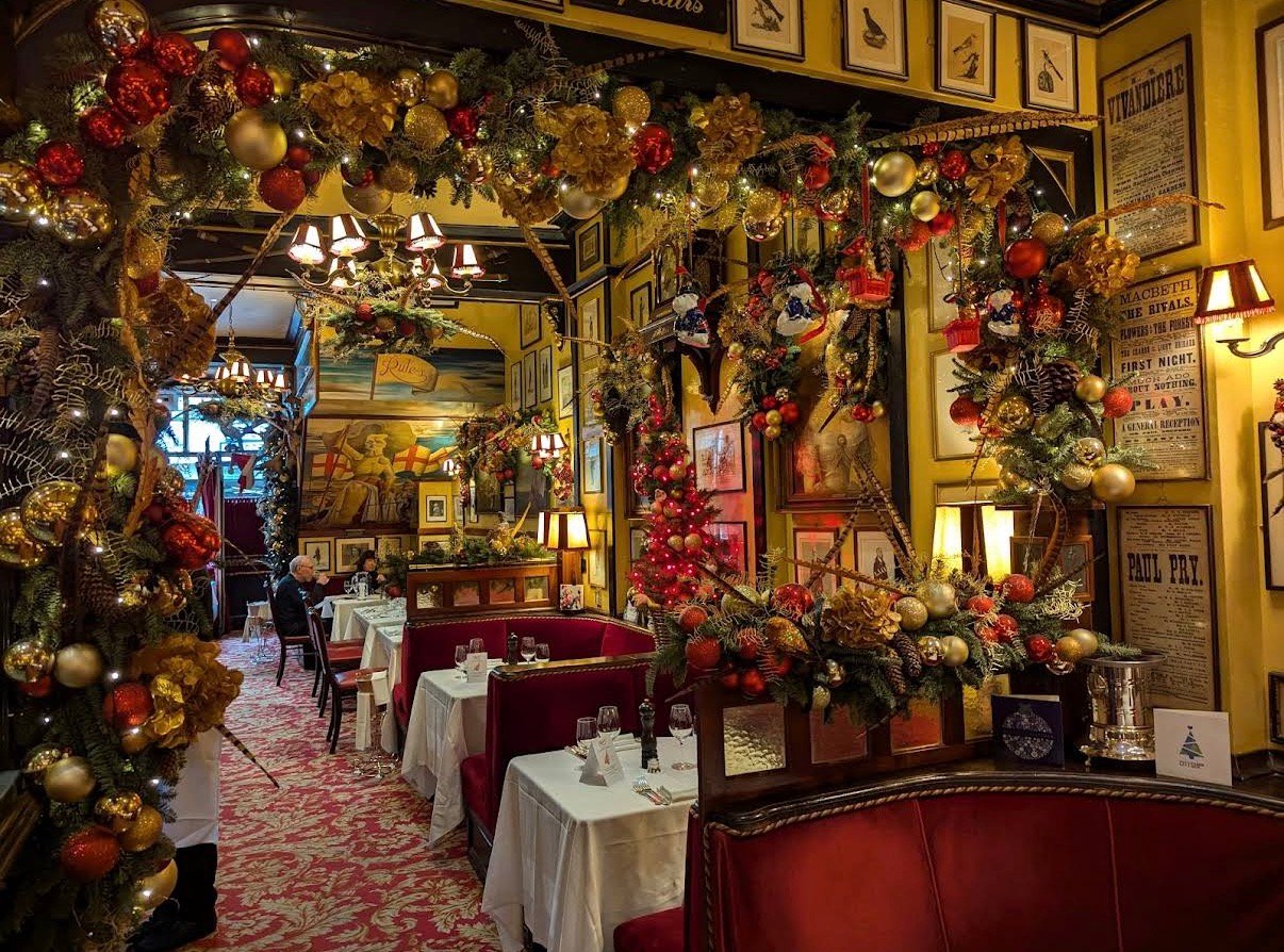 Interior histórico del restaurante Rules