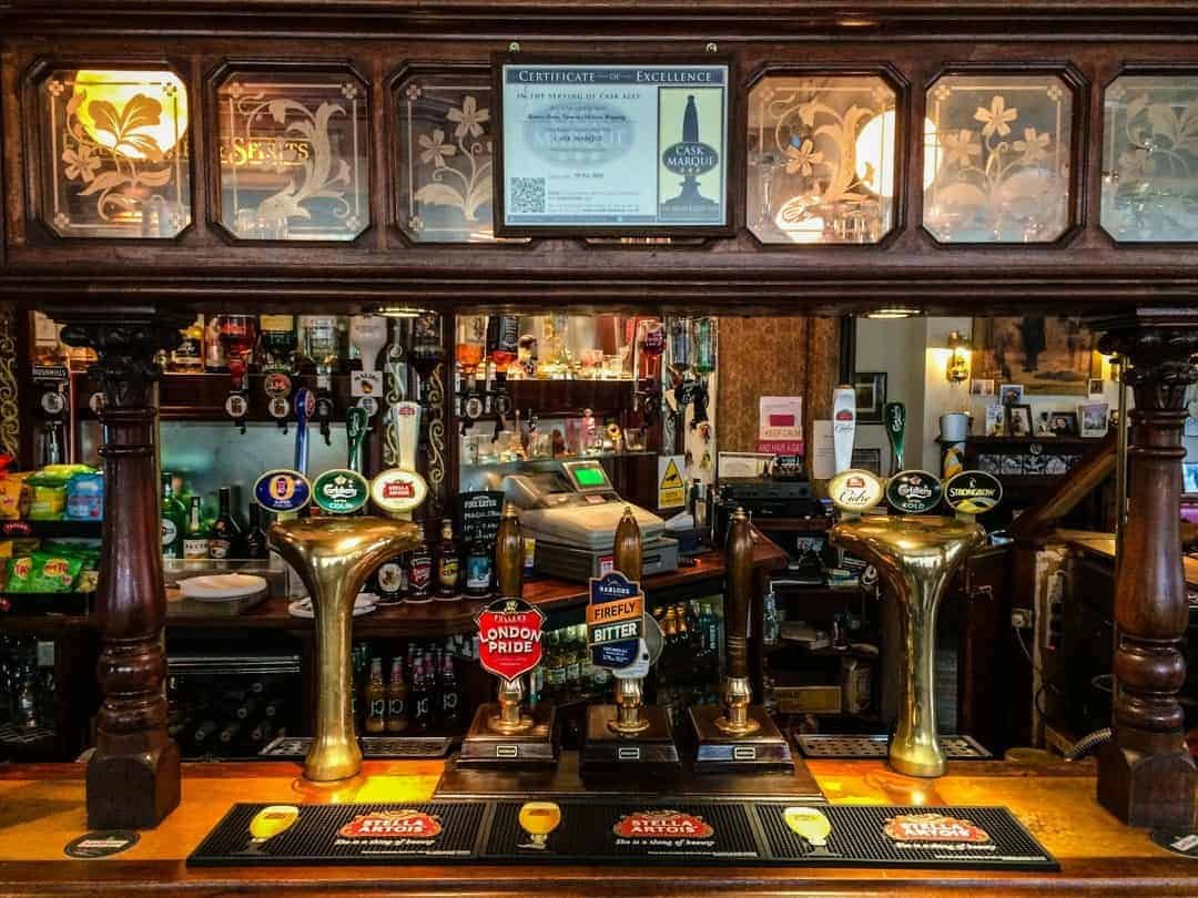 Tour de pubs londres- barra de pub