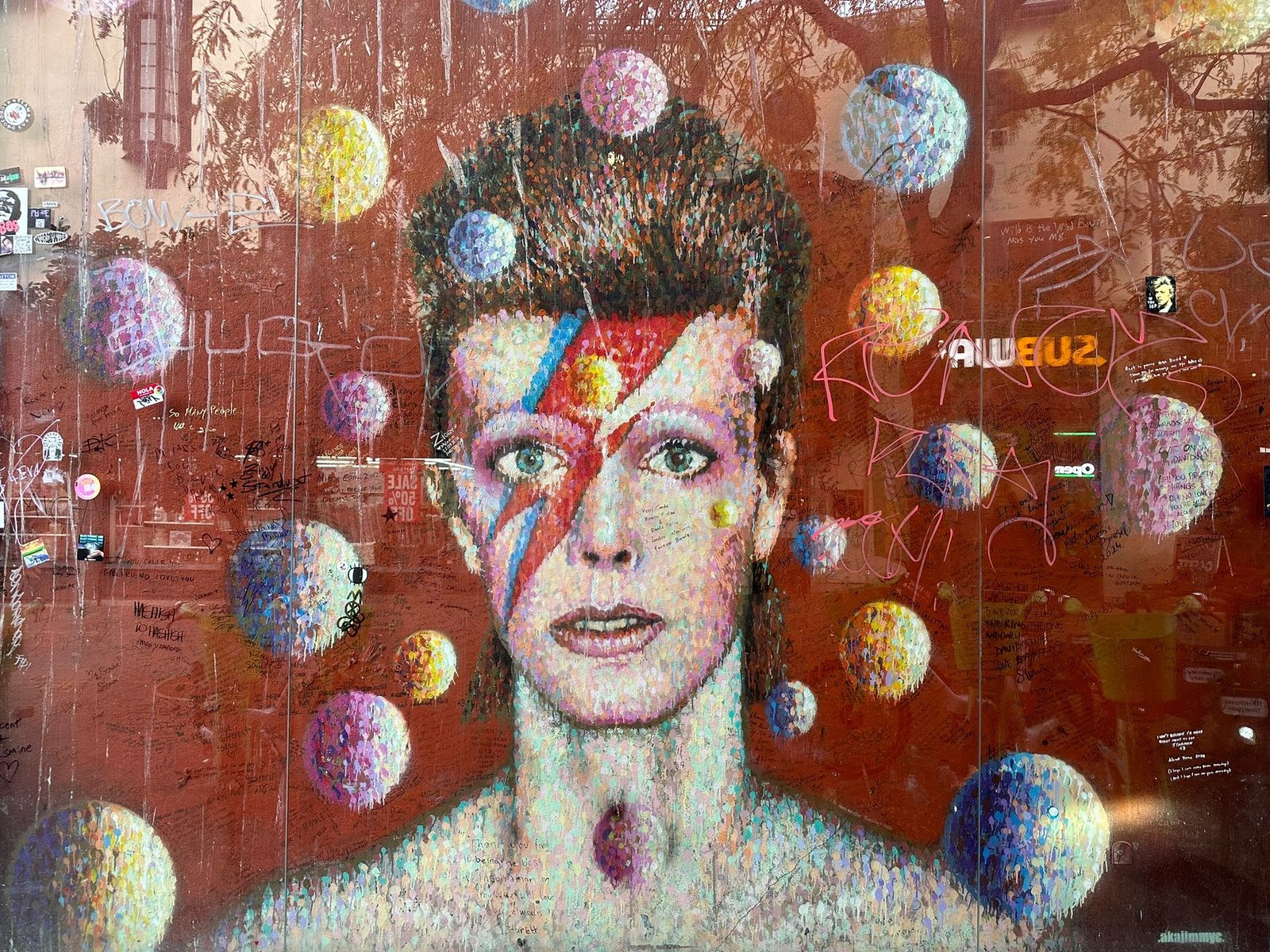Tour de brixton Londres - Mural de David bowie en brixton